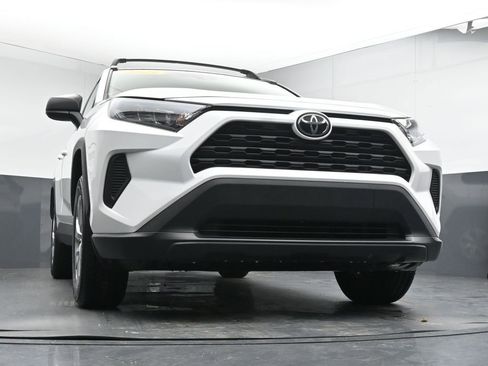 Used 2021 Toyota RAV4 LE image 34