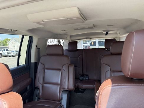 Used 2016 Chevrolet Suburban LTZ RWD image 15
