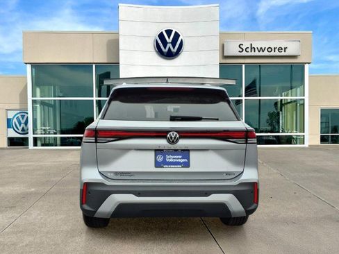 New 2026 Volkswagen Tiguan SE image 4