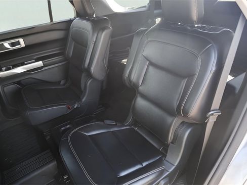 Used 2021 Ford Explorer XLT w/ Equipment Group 202A image 28