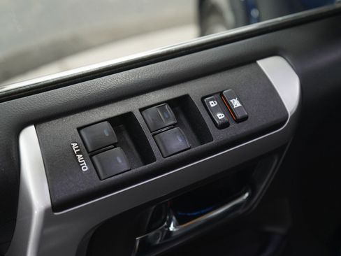 Used 2022 Toyota 4Runner Limited image 18