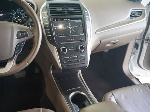 Used 2017 Lincoln MKC Reserve w/ Lincoln MKC Climate Package FWD image 18