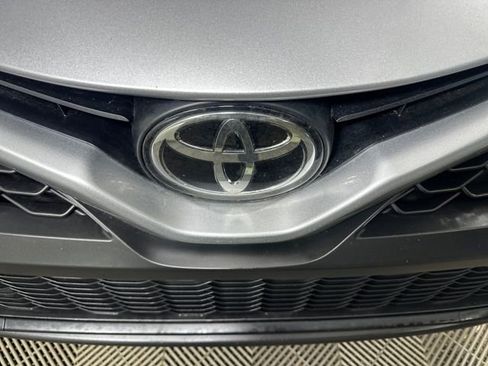 Used 2024 Toyota Camry SE image 9
