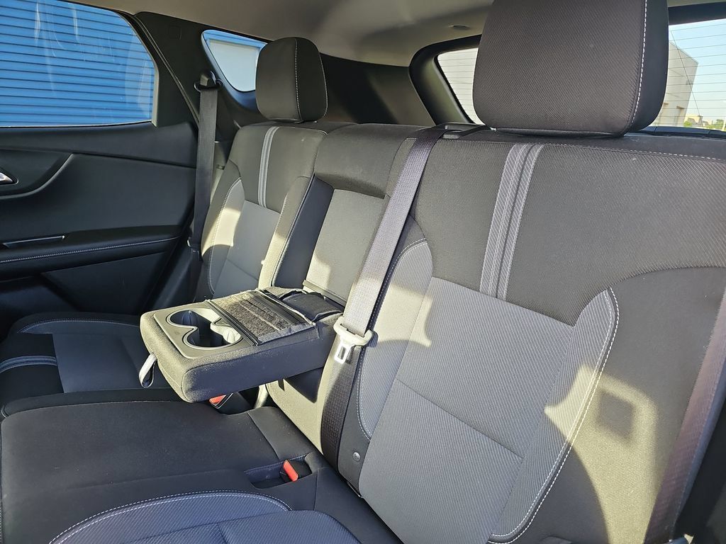 Used 2025 Chevrolet Blazer LT FWD image 13