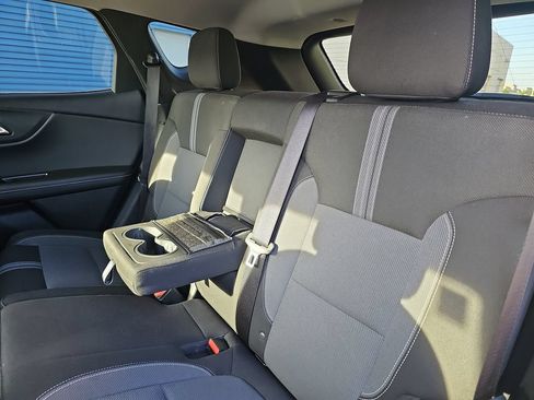 Used 2025 Chevrolet Blazer LT FWD image 13