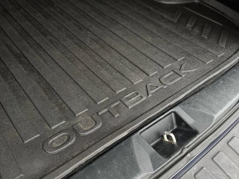 Used 2017 Subaru Outback 2.5i Limited AWD/4WD image 38