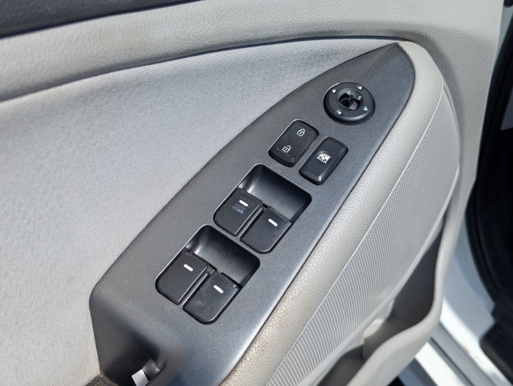 Used 2015 Kia Optima LX FWD image 23