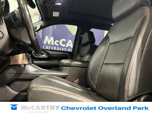 Used 2021 Chevrolet Suburban High Country w/ Premium Package AWD/4WD image 28