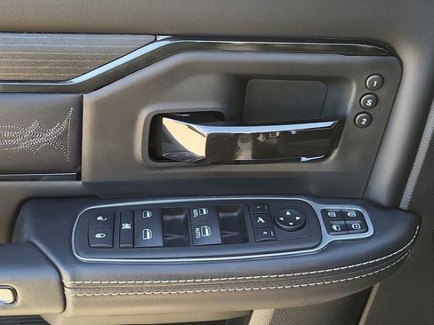Used 2024 RAM 2500 Limited image 24