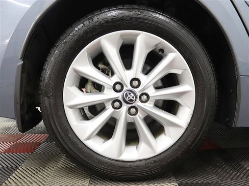 Used 2020 Toyota Corolla XLE image 40