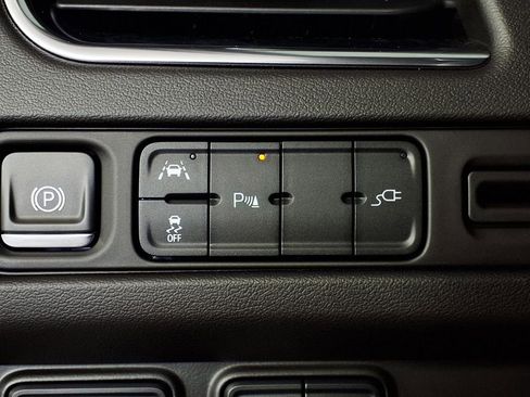 Used 2022 GMC Yukon XL SLE w/ Gmc Pro Safety Plus Package image 19