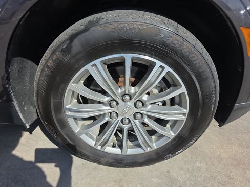 Used 2017 Cadillac XT5 Luxury w/ Driver Awareness Package image 33