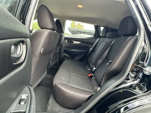Used 2019 Nissan Rogue Sport S image 4