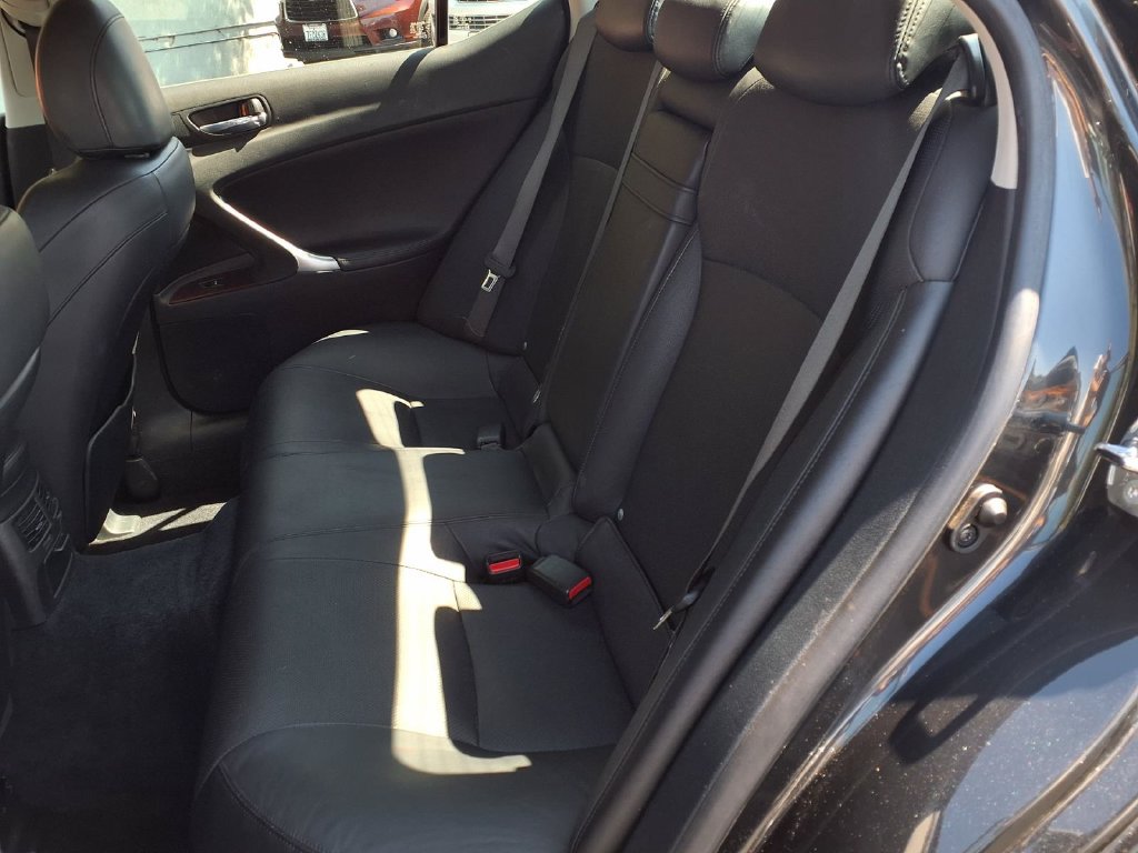 Used 2007 Lexus IS 250 w/ Premium Pkg RWD image 18
