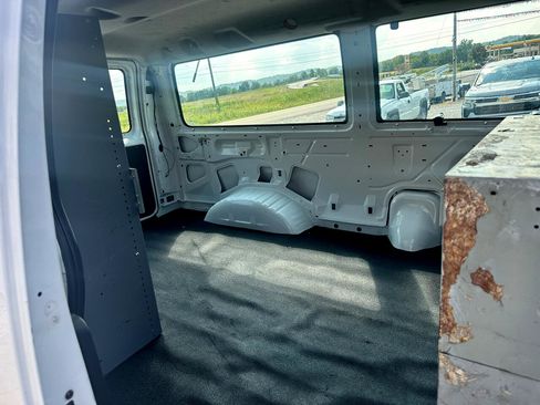 Used 2012 Ford E-350 and Econoline 350 Super Duty w/ Insulation Pkg image 10