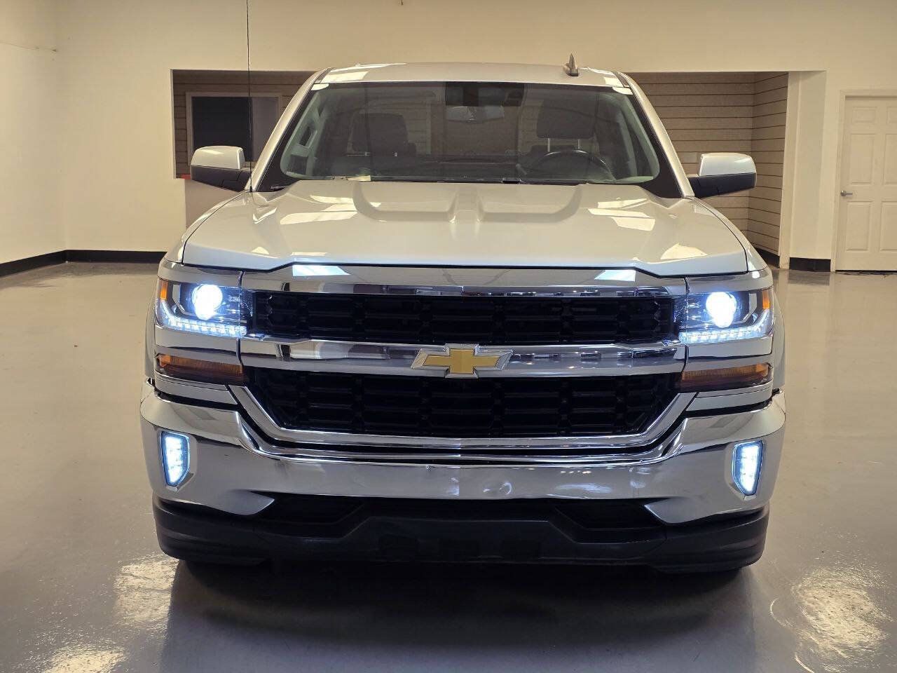 Used 2018 Chevrolet Silverado 1500 LT w/ All Star Edition RWD image 3