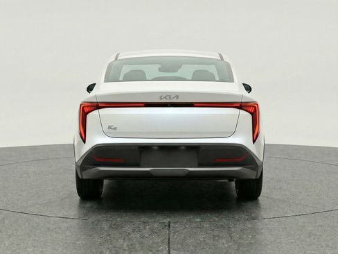 Used 2025 Kia K4 LXS image 7