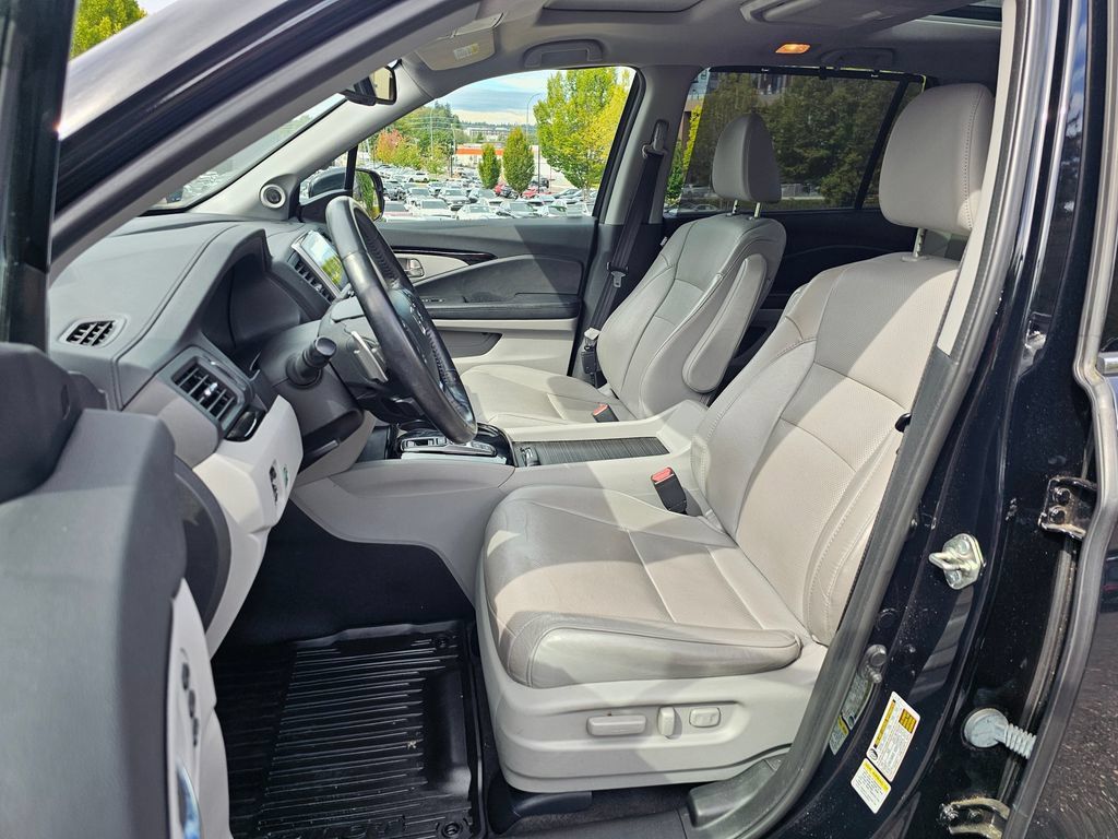 Used 2016 Honda Pilot Elite image 22