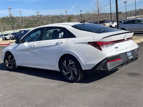 Certified 2025 Hyundai Elantra Sport image 4