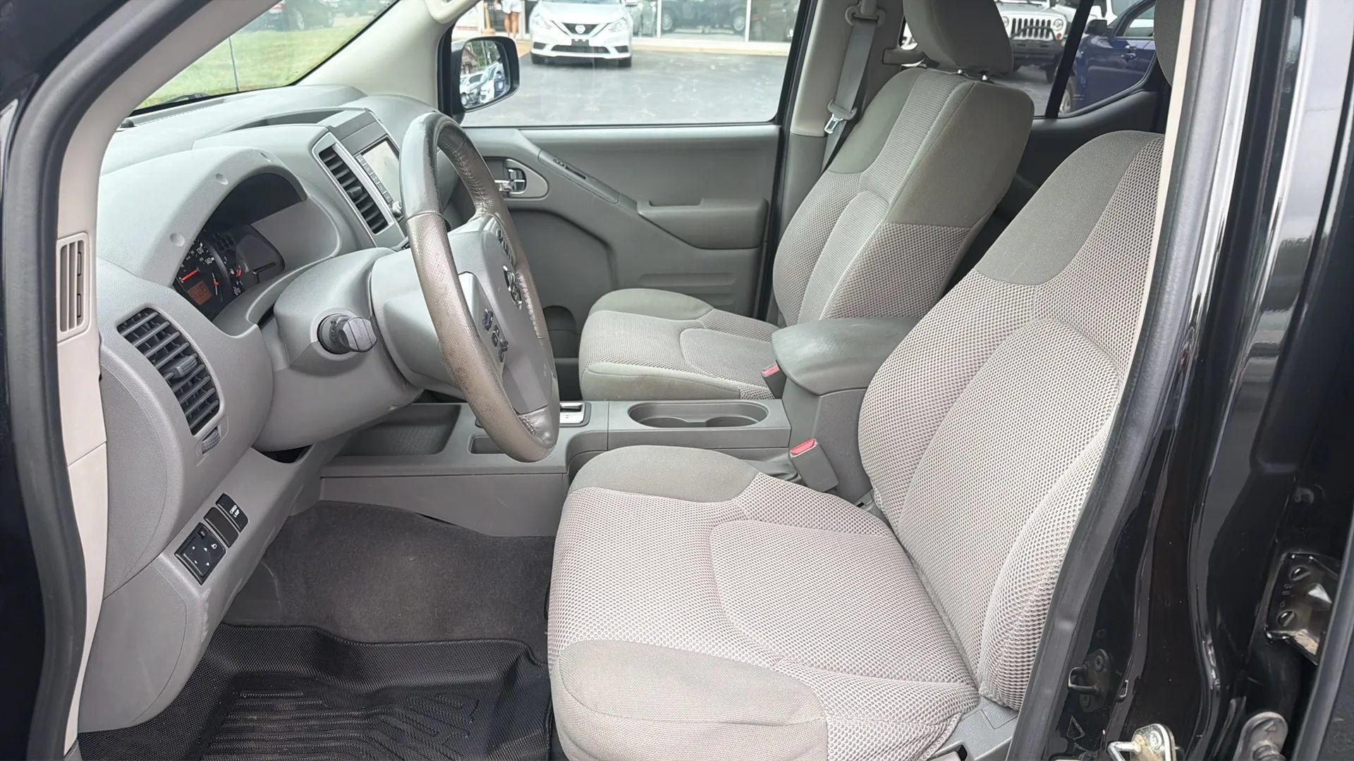 Used 2019 Nissan Frontier SV w/ Value Truck Package RWD image 9