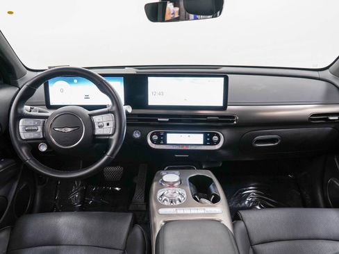 Used 2023 Genesis GV60 Advanced AWD/4WD image 16