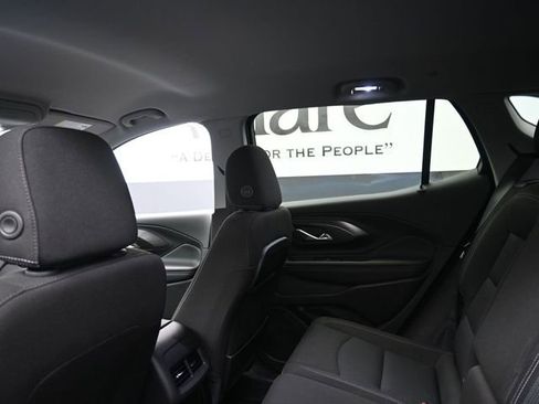 Used 2024 GMC Terrain SLE w/ Driver Convenience Package image 23