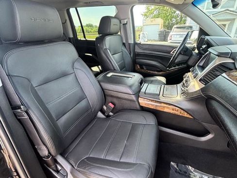 Used 2015 GMC Yukon XL Denali w/ Premium Package AWD/4WD image 32
