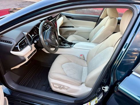 Used 2019 Toyota Camry LE image 13