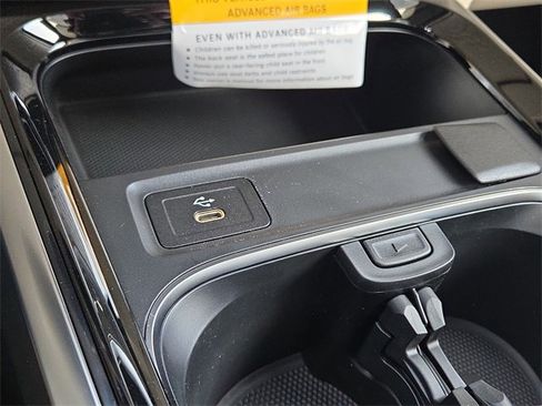 New 2026 Mercedes-Benz GLB 250 4MATIC image 15