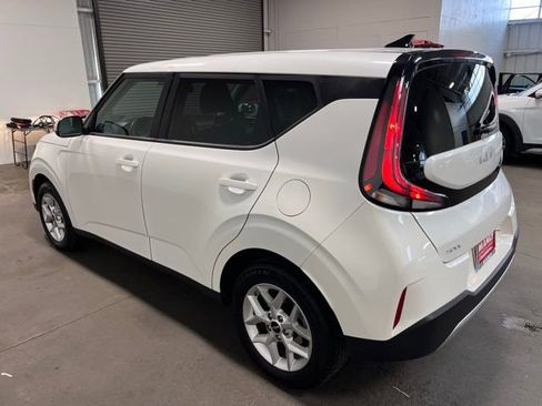 Used 2024 Kia Soul LX w/ Option Group 015 image 5