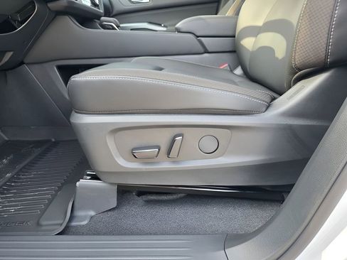 New 2026 Nissan Pathfinder SL image 18