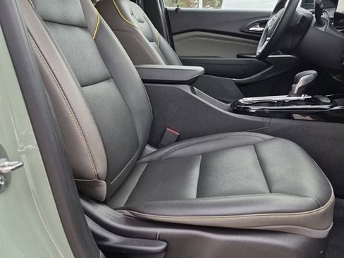 Used 2025 Chevrolet Trax ACTIV w/ Driver Confidence Package image 28