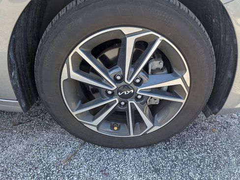 Used 2023 Kia Forte LXS image 8