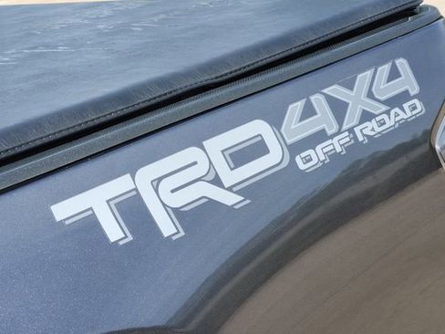 Used 2022 Toyota Tacoma TRD Off-Road w/ Technology Package AWD/4WD image 12