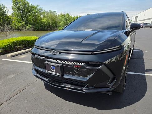 Used 2024 Chevrolet Equinox EV RS FWD image 13