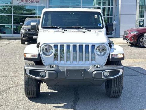 Used 2018 Jeep Wrangler Unlimited Sahara AWD/4WD image 7