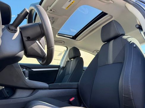 Used 2018 Honda Civic EX image 9