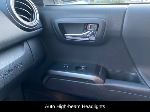 Used 2021 Toyota Tacoma TRD Sport w/ Technology Package AWD/4WD image 18