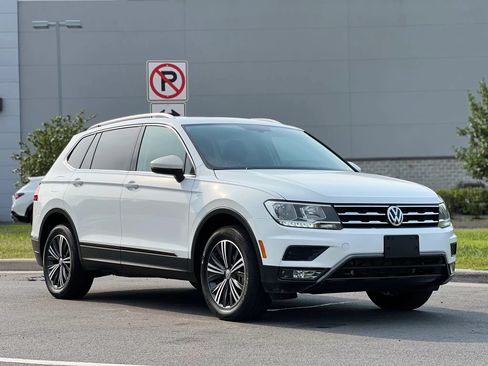 Used 2018 Volkswagen Tiguan SEL AWD/4WD image 7