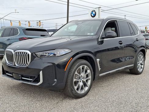 New 2026 BMW X5 xDrive50e w/ Premium Package AWD/4WD image 5