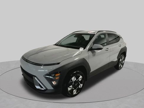 Used 2024 Hyundai Kona SEL AWD/4WD image 4
