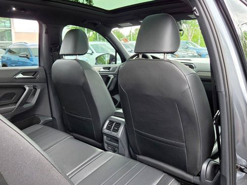 Certified 2023 Volkswagen Tiguan SE R-Line FWD image 62