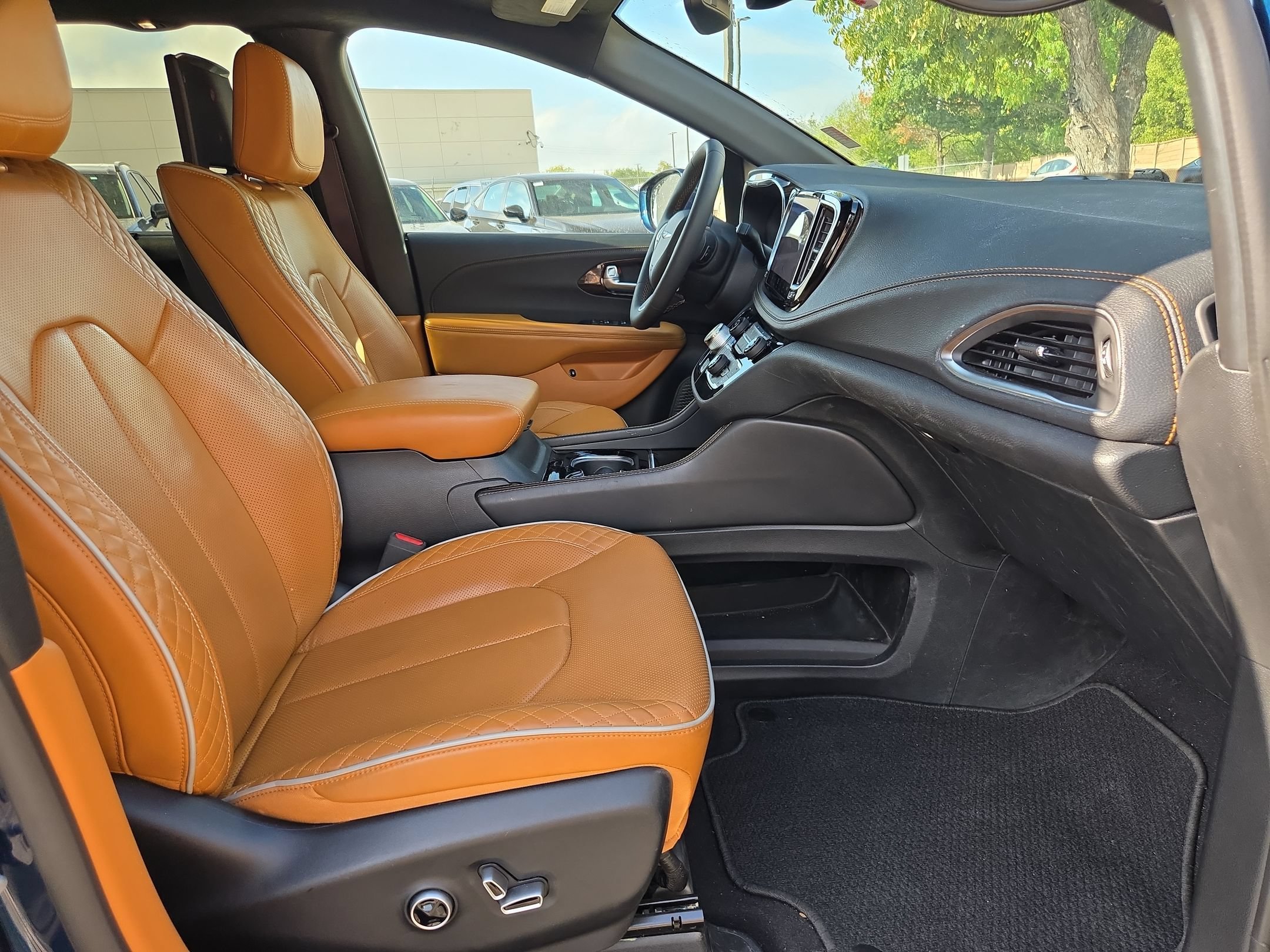 Used 2022 Chrysler Pacifica Pinnacle FWD image 27