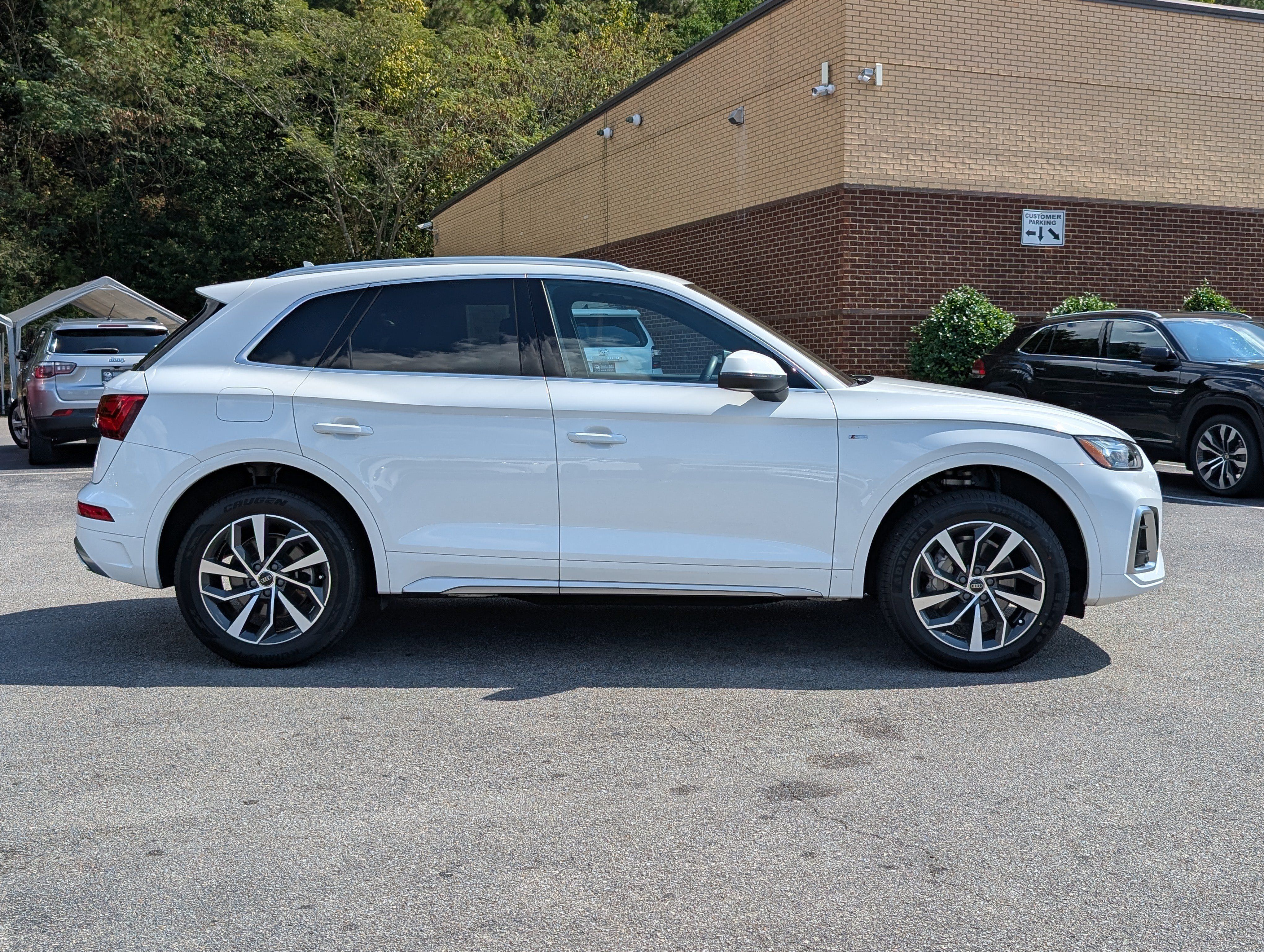Used 2023 Audi Q5 2.0T Premium w/ Convenience Package AWD/4WD image 10