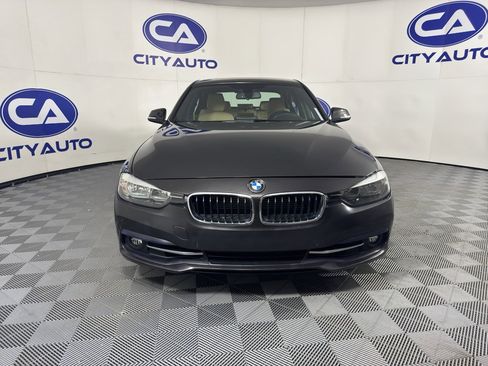 Used 2017 BMW 330e image 9