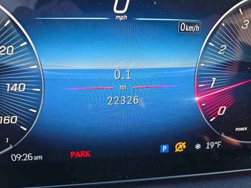 Used 2024 Mercedes-Benz GLE 350 4MATIC image 9