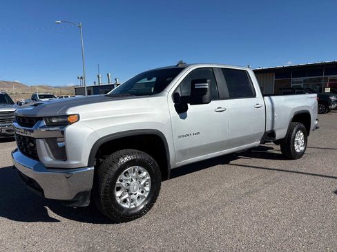 Used 2020 Chevrolet Silverado 3500 LT AWD/4WD image 10