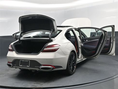 New 2026 Genesis G70 3.3T Prestige image 32