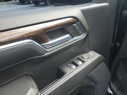Used 2023 GMC Sierra 1500 Elevation RWD image 12