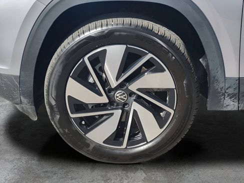 Used 2025 Volkswagen Atlas SEL AWD/4WD image 27